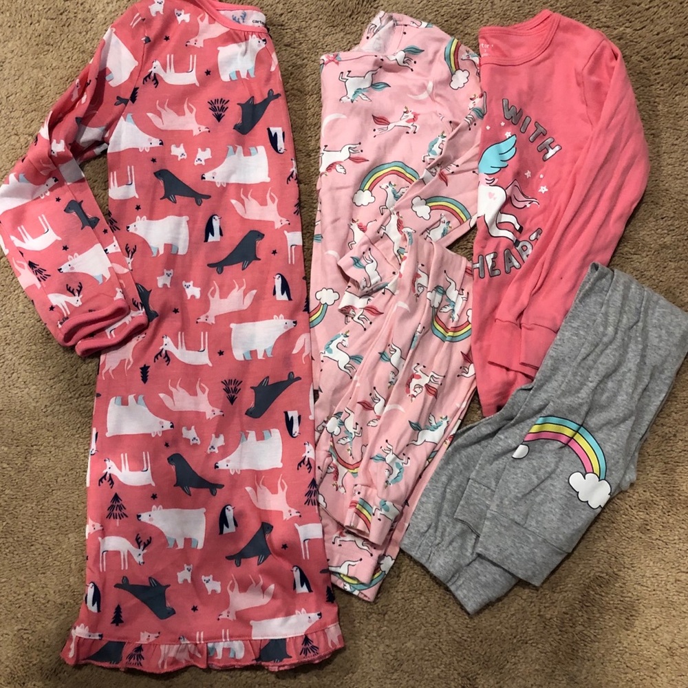 Girls size 6/7 pajamas. Set of 3 EUC